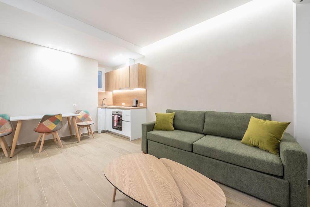 Elegant Apartment In Афины Экстерьер фото