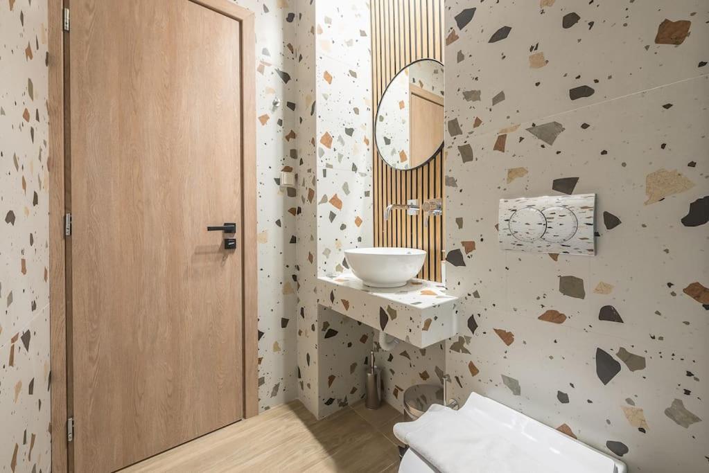 Elegant Apartment In Афины Экстерьер фото